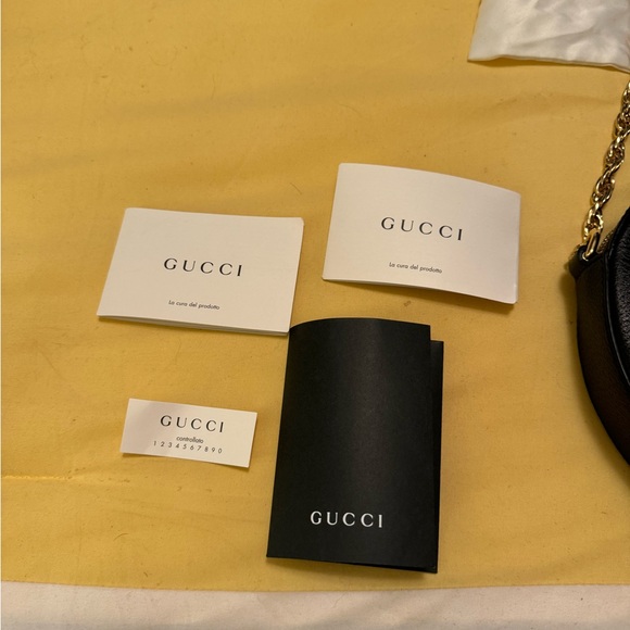 Gucci Black and Gold Crossbody Bag with Iconic GG Logo - Picture 3 of 7